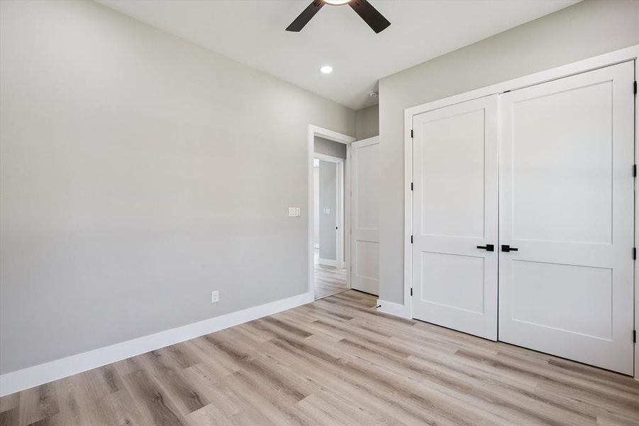 Spacious, unfurnished interior of a new home in , Arlington (Image 21).