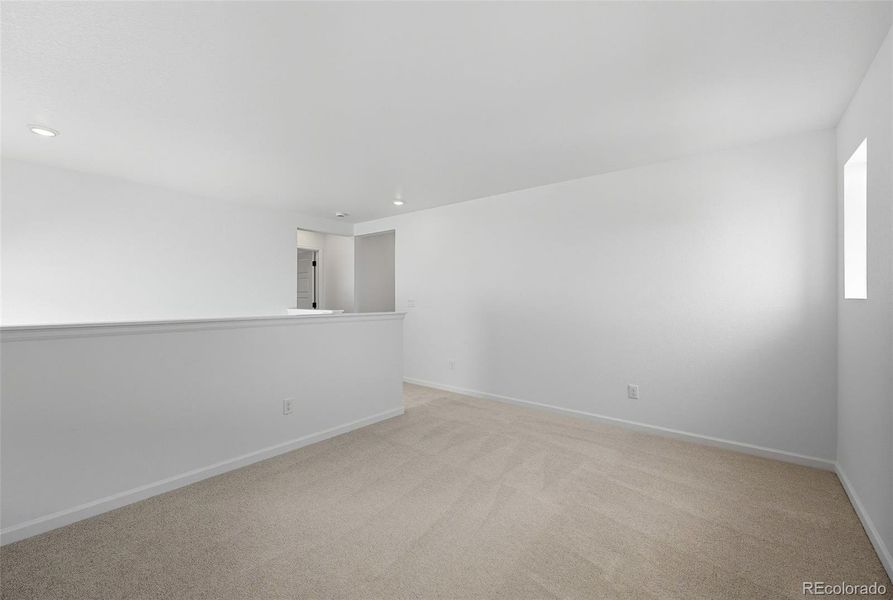 8828 Whiteclover ~ Ready Now