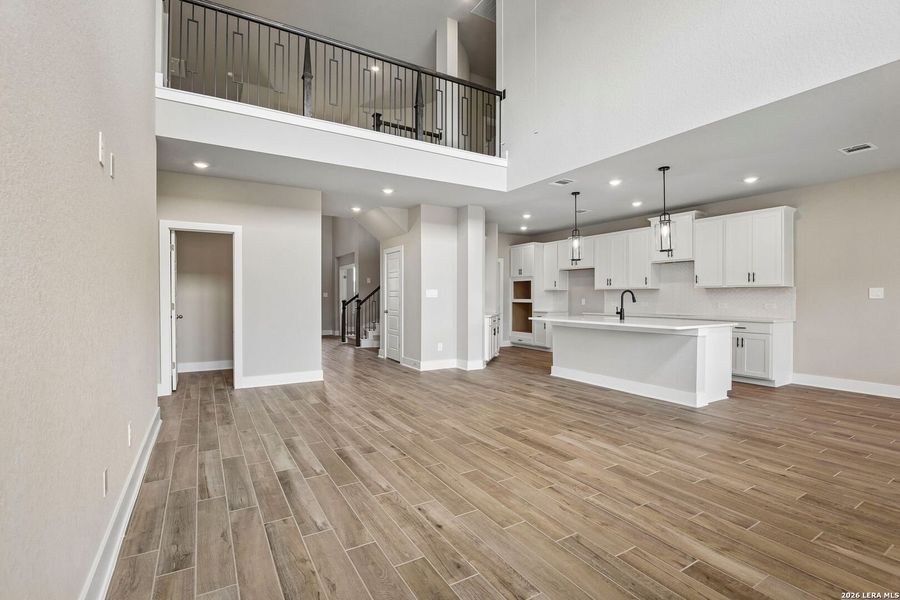 Spacious, unfurnished interior of a new home in Fox Falls, Boerne (Image 36). Spacious, unfurnished interior of a new home in Fox Falls, Boerne (Image 36).