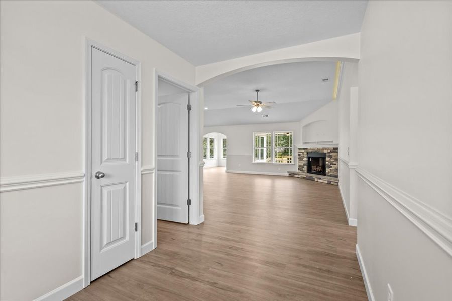 Representative unfurnished interior of a home built from the Drayton by Enchanted Homes in Lonesome Dove, San Antonio (Image 27).