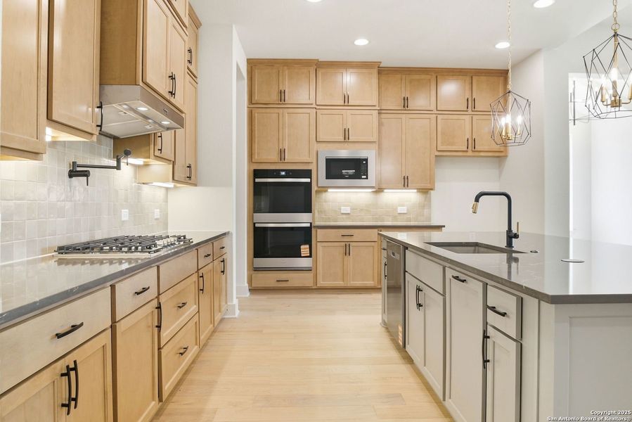 Image 23 of a home in Kinder Ranch 70's.