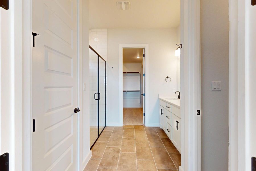 Spacious, unfurnished interior of a new home in Estancia West, Manchaca (Image 32). Spacious, unfurnished interior of a new home in Estancia West, Manchaca (Image 32).