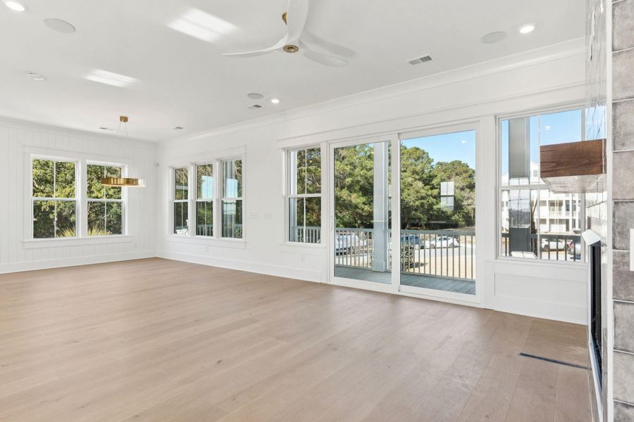Spacious, unfurnished interior of a new home in Overlook at Copahee Sound, Awendaw (Image 27).