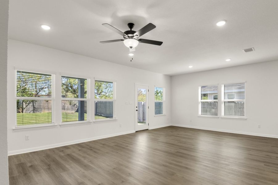 Spacious, unfurnished interior of a new home in Orchard Ridge, Liberty Hill (Image 26).
