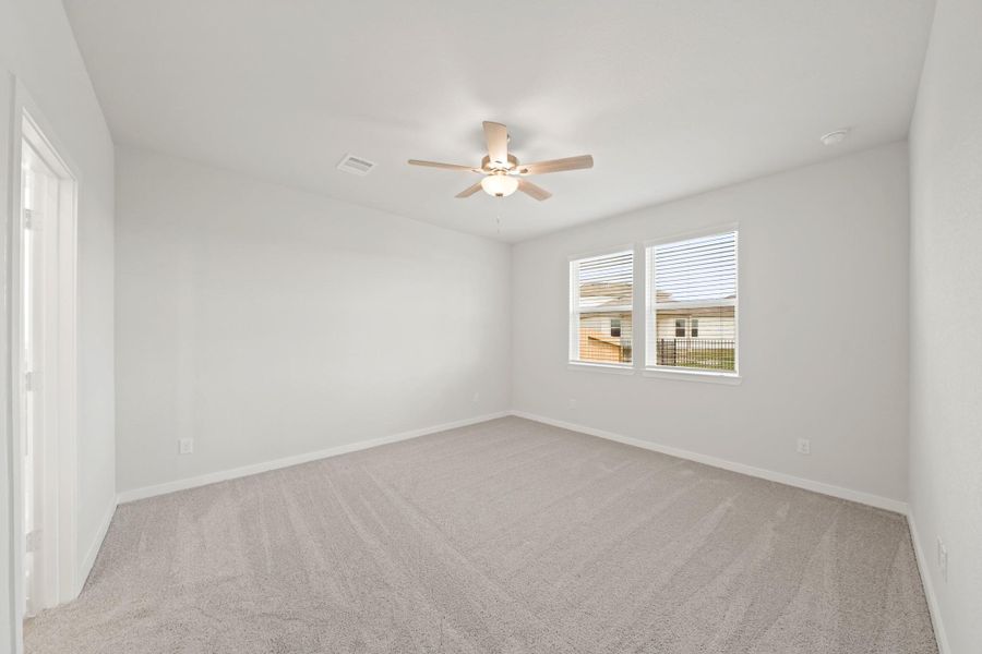 Spacious, unfurnished interior of a new home in Russell Ranch, Bay City (Image 13).