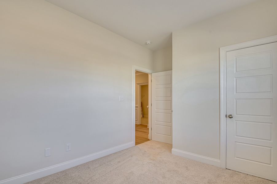 Spacious, unfurnished interior of a new home in The Sanctuary, Aiken (Image 30).