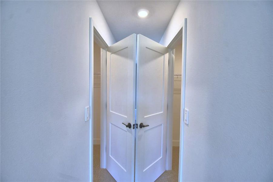 Spacious, unfurnished interior of a new home in Lake Juliana Estates, Auburndale (Image 34).