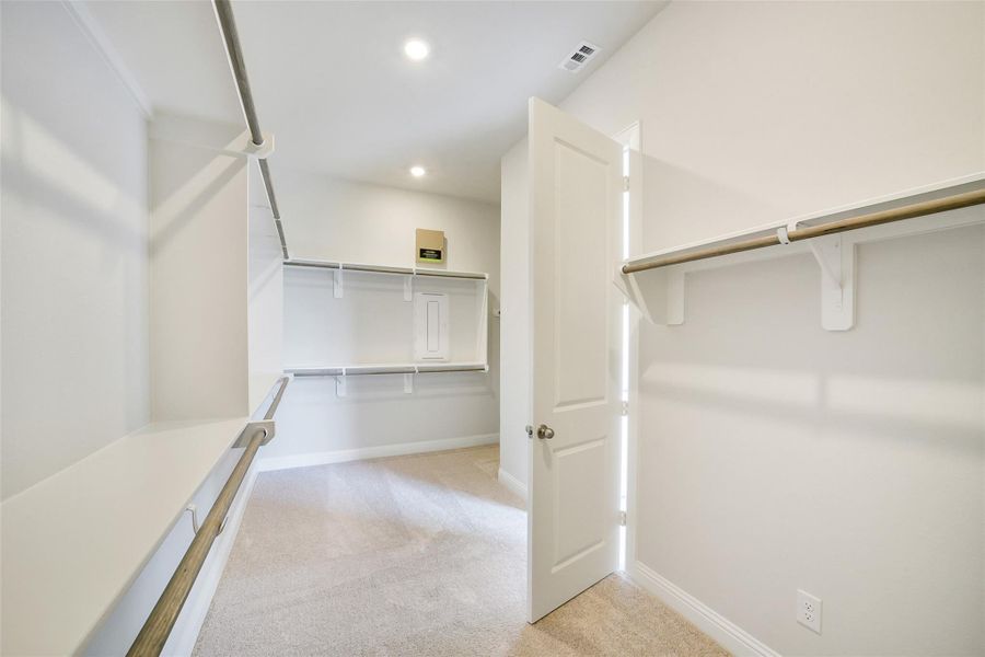 Spacious, unfurnished interior of a new home in Sienna 65', Missouri City (Image 41).