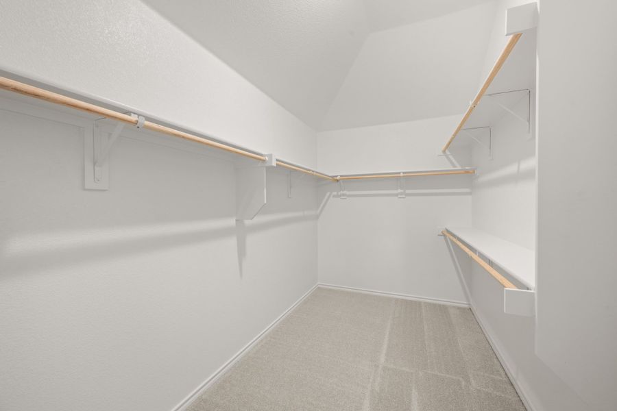 Spacious, unfurnished interior of a new home in El Dorado, Granbury (Image 21).