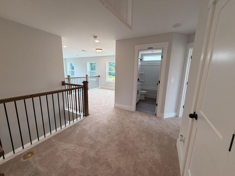 Spacious, unfurnished interior of a new home in Blythe Mill Townhomes, Waxhaw (Image 18).