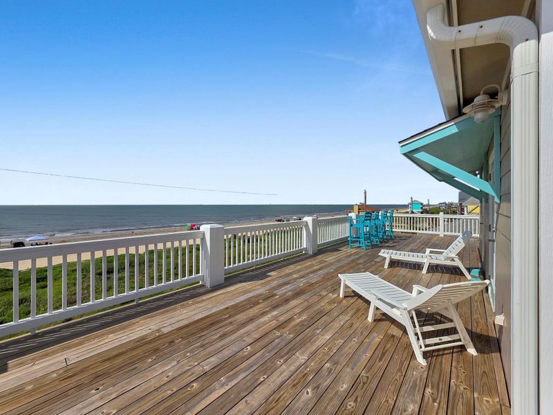Exterior details and patio area of a home in , Crystal Beach (Image 32).