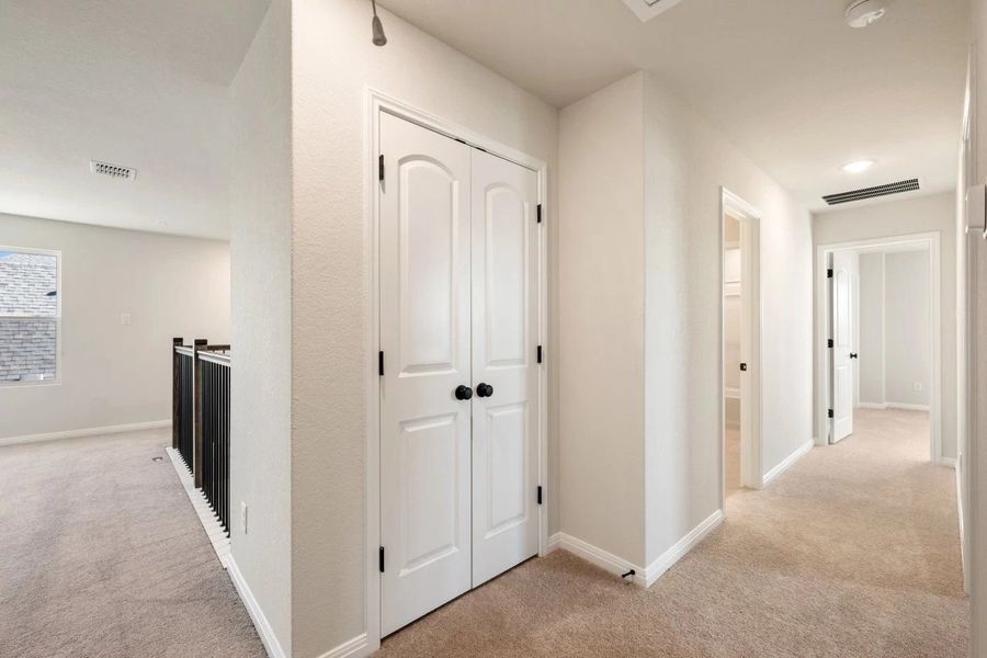 Spacious, unfurnished interior of a new home in Patterson Ranch, Georgetown (Image 45).