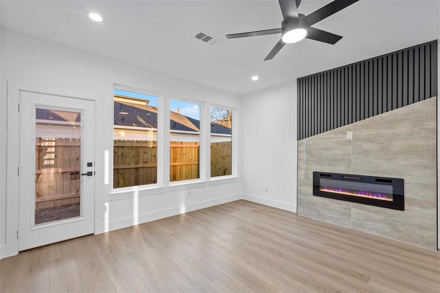 Spacious, unfurnished interior of a new home in , Dallas (Image 18).