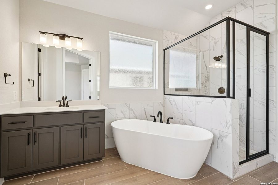 Furnished interior view inside a new home in Meyer Ranch, New Braunfels (Image 9).