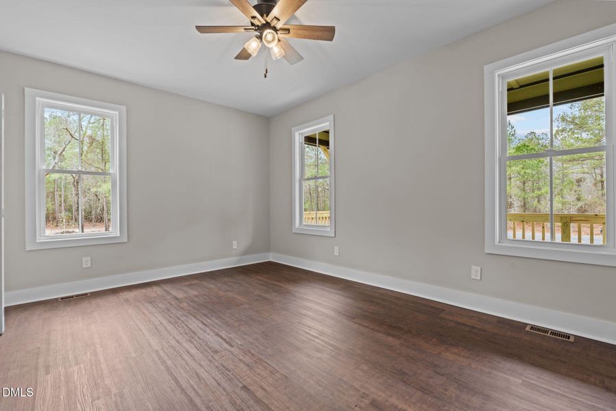 Primary Bedroom w/ceiling Fan