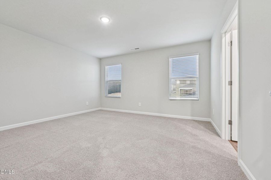 27-web-or-mls-Raleigh - Oak Manor - 909