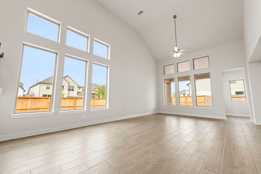 Representative image. Features, specifications, selections and colors may vary. Representative image. Features, specifications, selections and colors may vary.