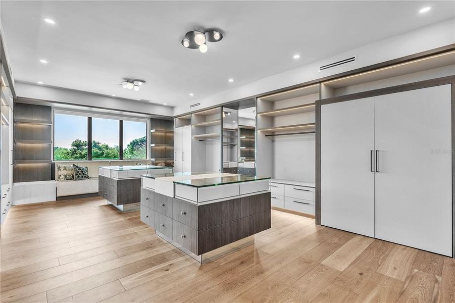 Furnished interior view inside a new home in , St. Petersburg (Image 33).