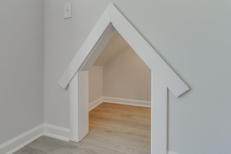 Spacious, unfurnished interior of a new home in Ellington, Elgin (Image 25).
