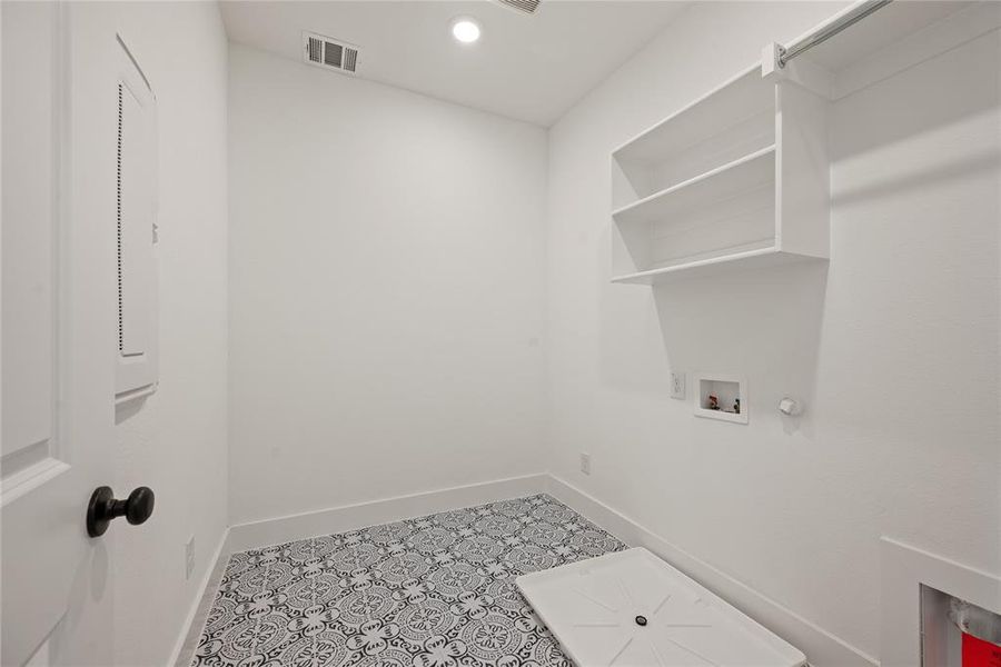 Spacious, unfurnished interior of a new home in Talia, Mesquite (Image 13).