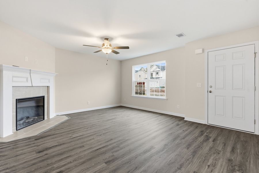 Representative unfurnished interior of a home built from the The Pamona by RTS Homes in Lakeside at Fifteen West, Hinesville (Image 11).