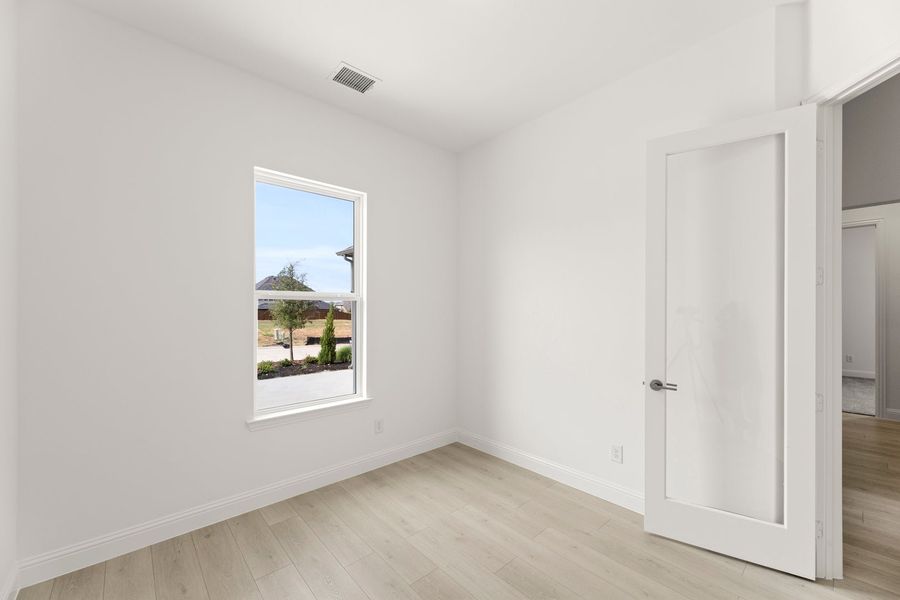 Spacious, unfurnished interior of a new home in Nelson Lake Estates, Rockwall (Image 20).