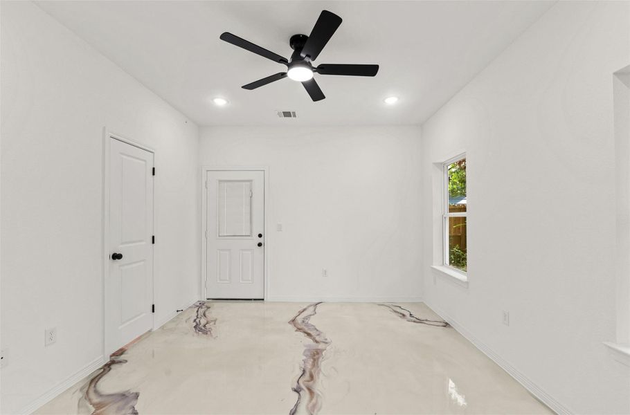 Image 28 of a home in .