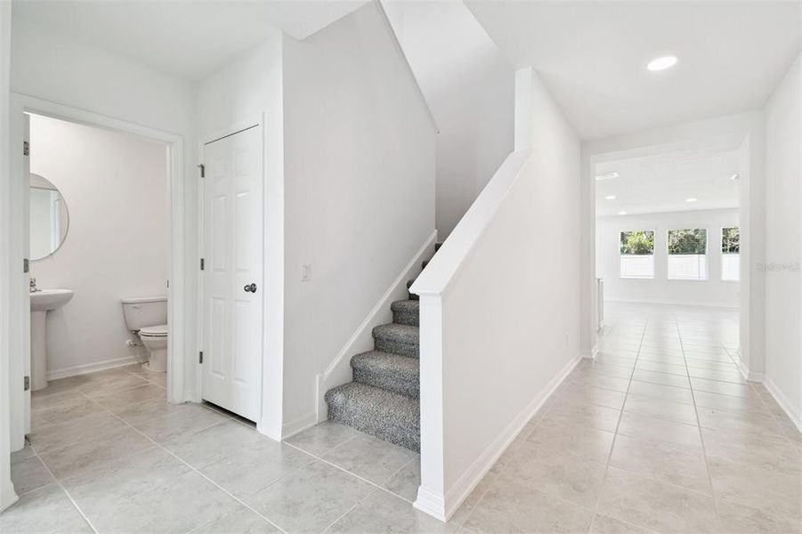 Spacious, unfurnished interior of a new home in Meadow Oaks, Hudson (Image 16).