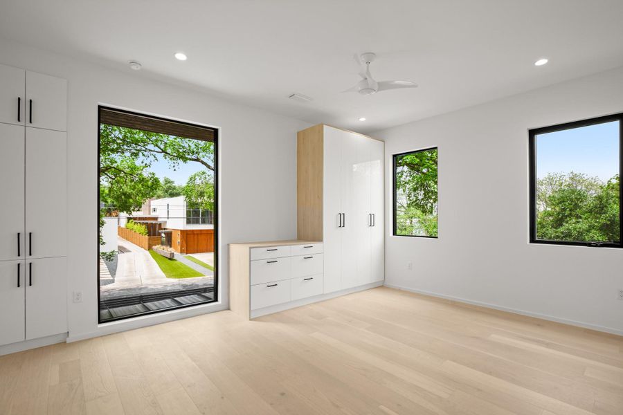 Spacious, unfurnished interior of a new home in , Austin (Image 34).