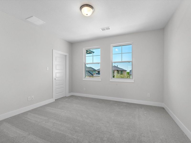 Spacious, unfurnished interior of a new home in Cross Creek Ranch 65′, Fulshear (Image 16).