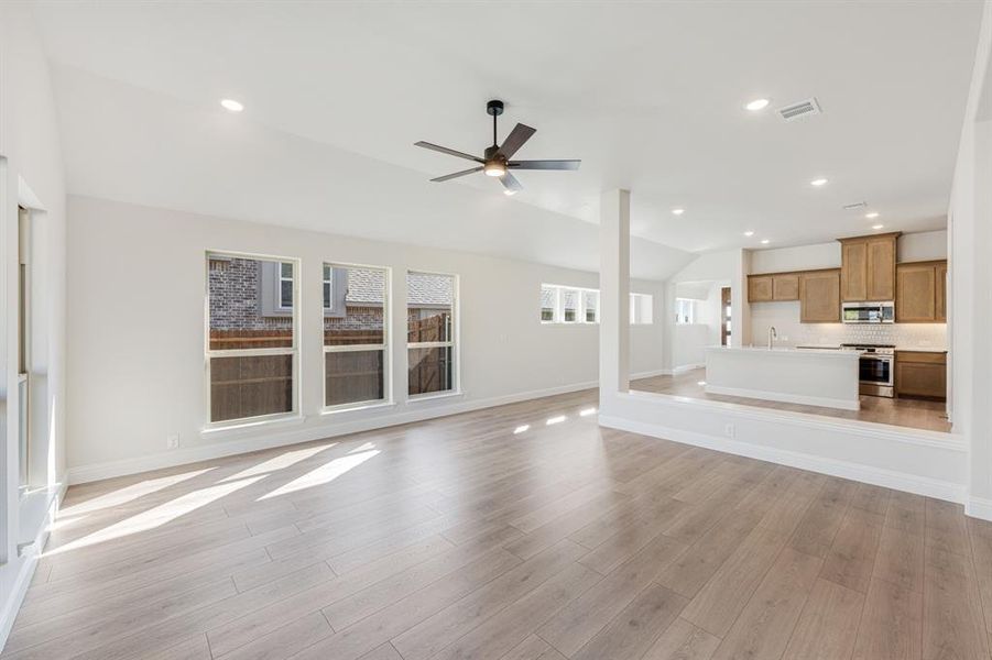 Spacious, unfurnished interior of a new home in Arcadia Trails Classic 50, Balch Springs (Image 19).