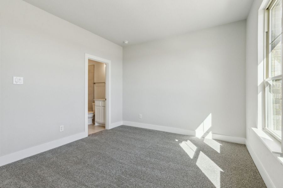 Representative unfurnished interior of a home built from the Yukon by Centre Living Homes in Lakeway Estates, Waxahachie (Image 25).