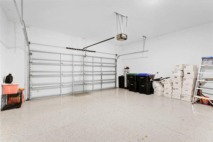 Spacious, unfurnished interior of a new home in , Orlando (Image 22).