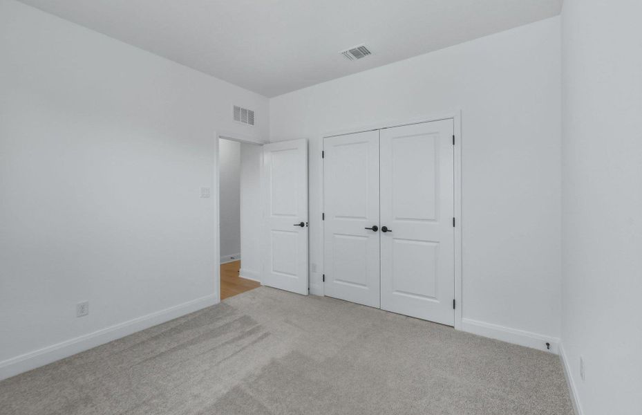 Spacious, unfurnished interior of a new home in Patterson Ranch, Georgetown (Image 21).