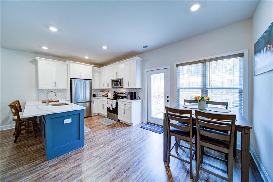 Furnished interior view inside a new home in , Waleska (Image 28).