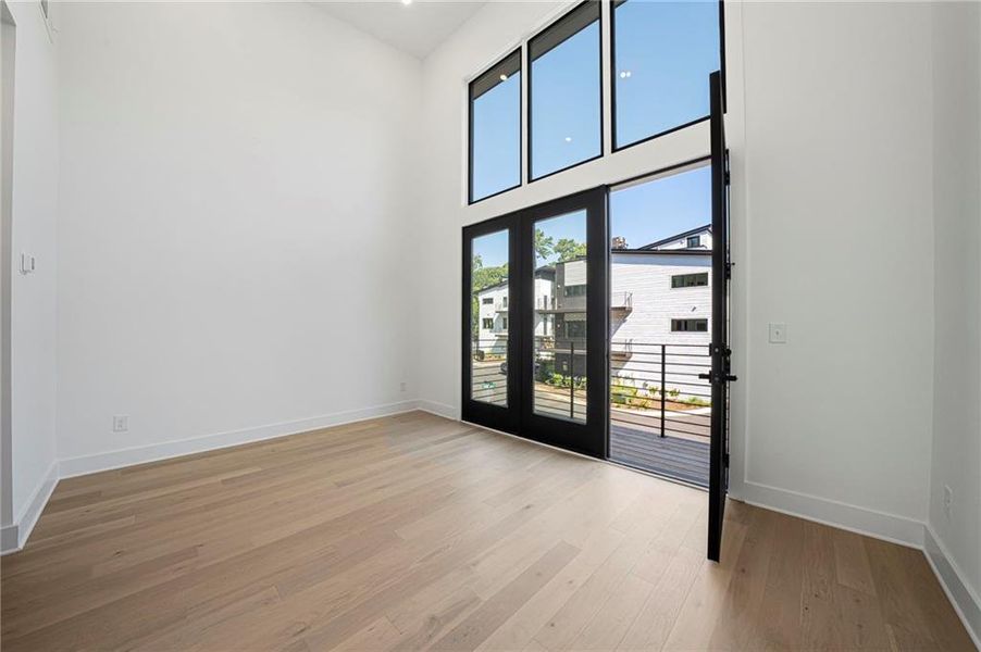 Spacious, unfurnished interior of a new home in , Atlanta (Image 15).