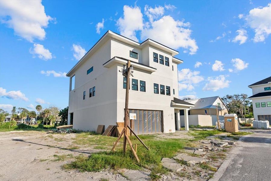 Exterior details and patio area of a home in , Sarasota (Image 17).