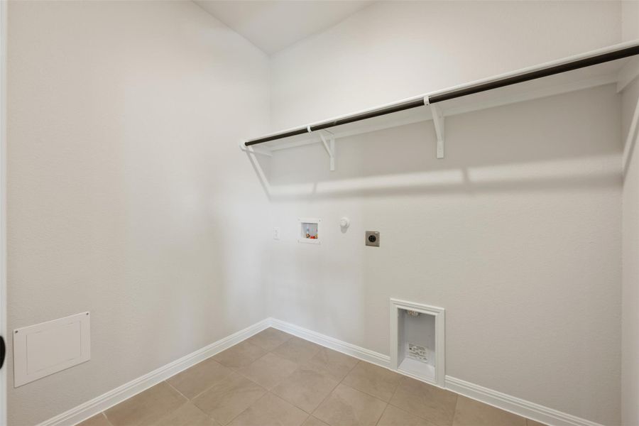 Spacious, unfurnished interior of a new home in Covered Bridge, Hutto (Image 22). Spacious, unfurnished interior of a new home in Covered Bridge, Hutto (Image 22).