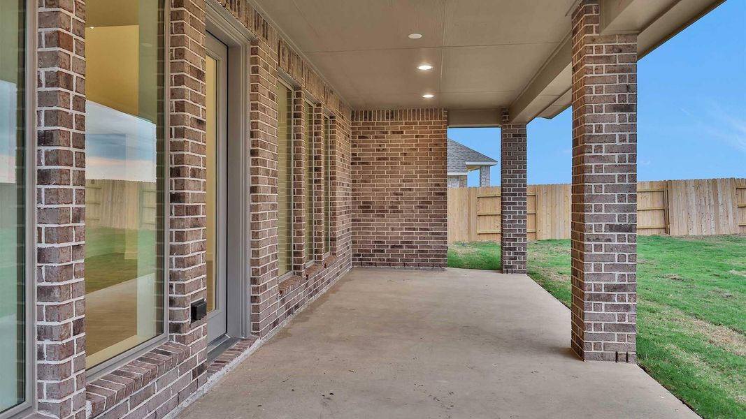 Spacious, unfurnished interior of a new home in Elyson 55', Katy (Image 5). Spacious, unfurnished interior of a new home in Elyson 55', Katy (Image 5).