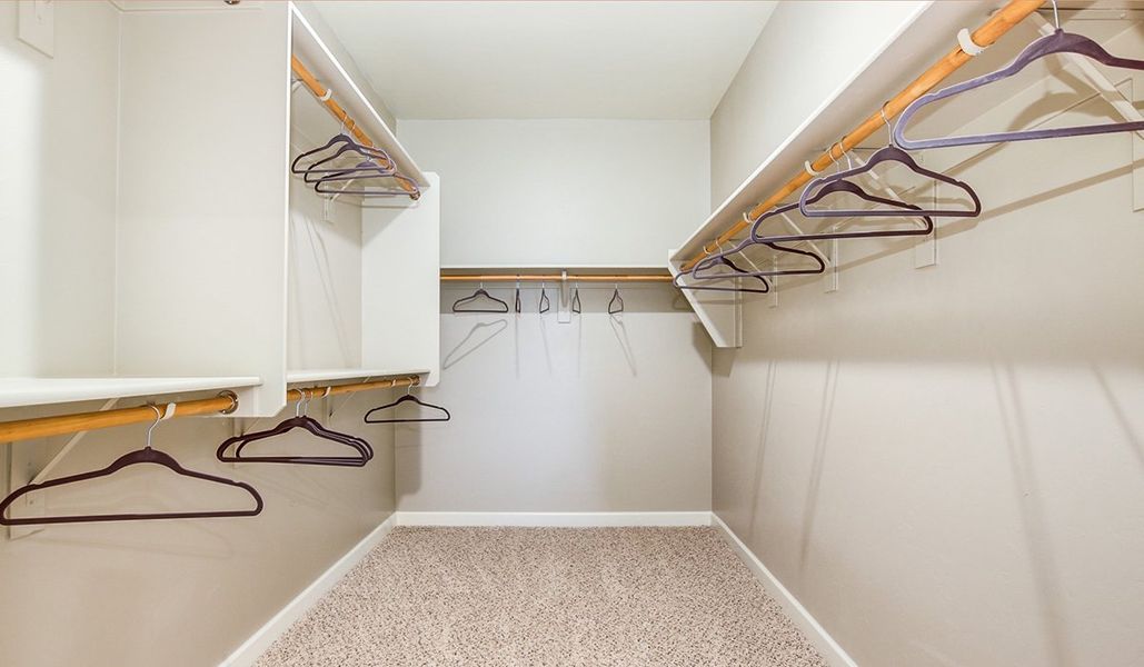 Spacious, unfurnished interior of a new home in Sycamore Vista, Vail (Image 18).