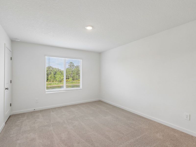 Spacious, unfurnished interior of a new home in The District at Oakleaf - The Commons, Middleburg (Image 12).
