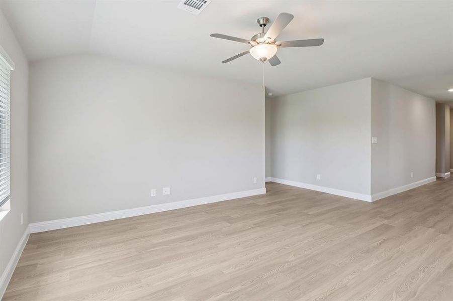 Photo is not of the actual home, but is an inspirational photo of builder’s model home and may depict options, furnishings, and/or decorator features that are not included. Photo is not of the actual home, but is an inspirational photo of builder’s model home and may depict options, furnishings, and/or decorator features that are not included.