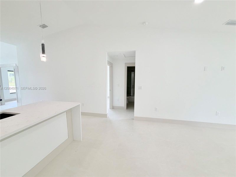 Spacious, unfurnished interior of a new home in , Lehigh Acres (Image 51).