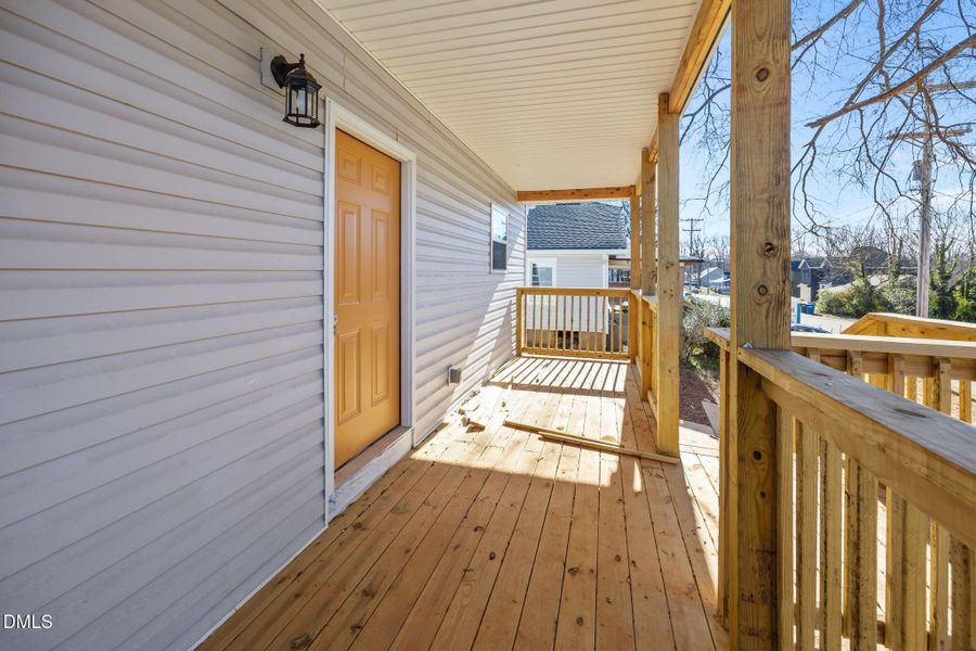 5-web-or-mls-1105 8th St EX 002