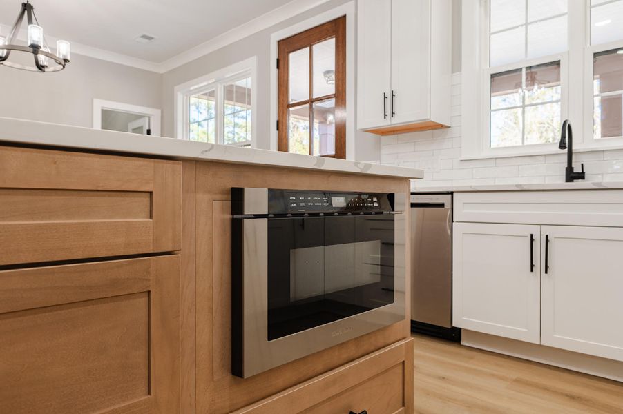 Close-up of interior finishes inside a home in , Walterboro (Image 18). Close-up of interior finishes inside a home in , Walterboro (Image 18).