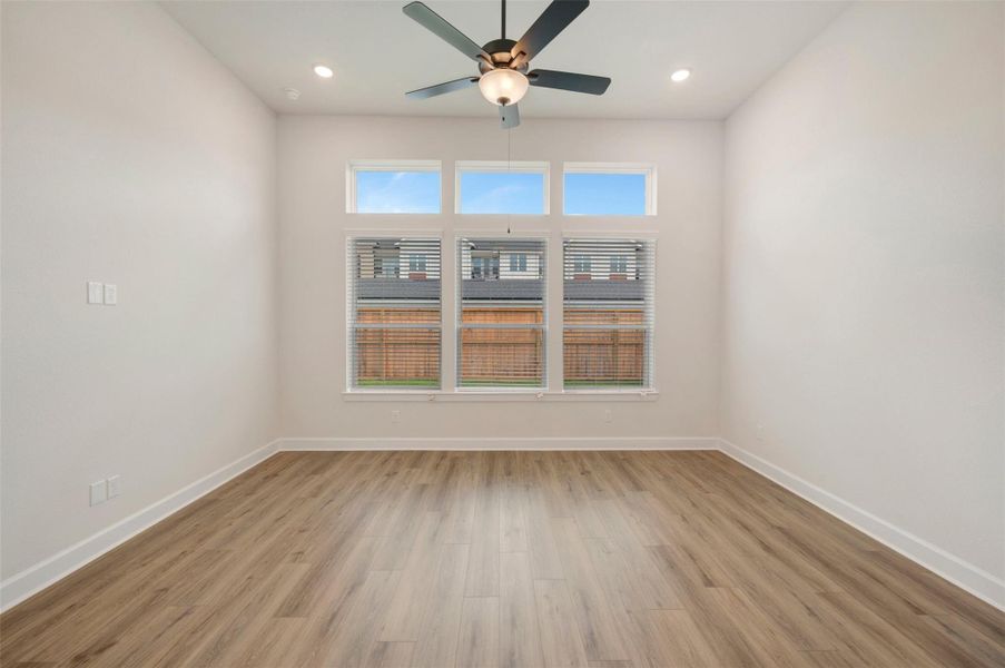 Spacious, unfurnished interior of a new home in Harvest Green - Reserve Collection, Richmond (Image 16).
