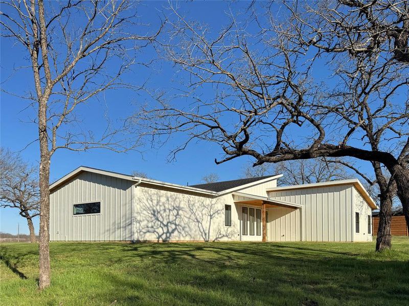 Exterior details and patio area of a home in , Paradise (Image 23).