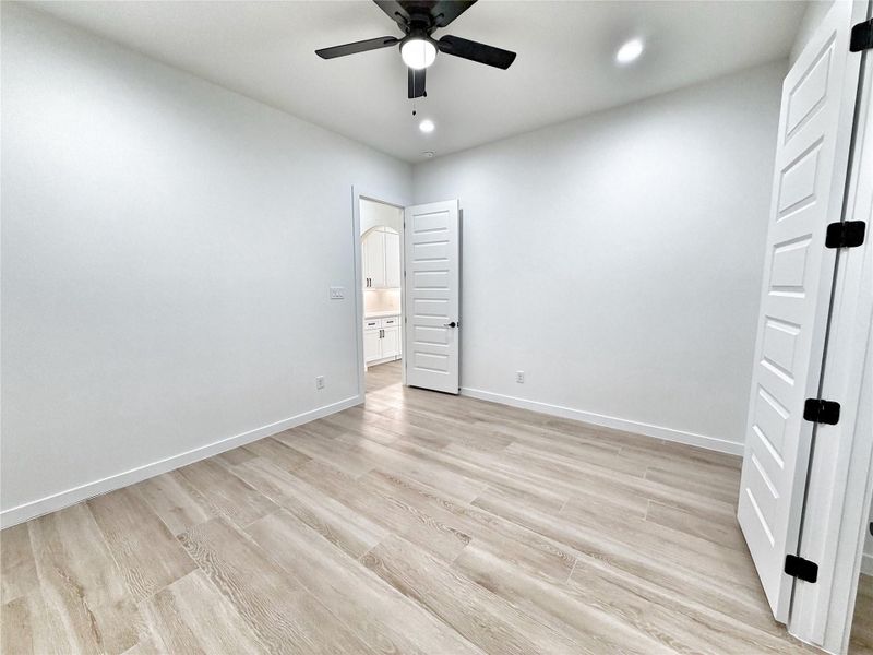 Spacious, unfurnished interior of a new home in , Dayton (Image 16).