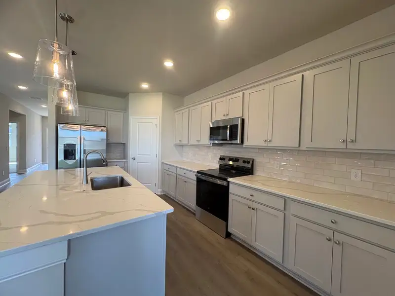 Furnished interior view inside a new home in Cades Bluff, Lebanon (Image 4).
