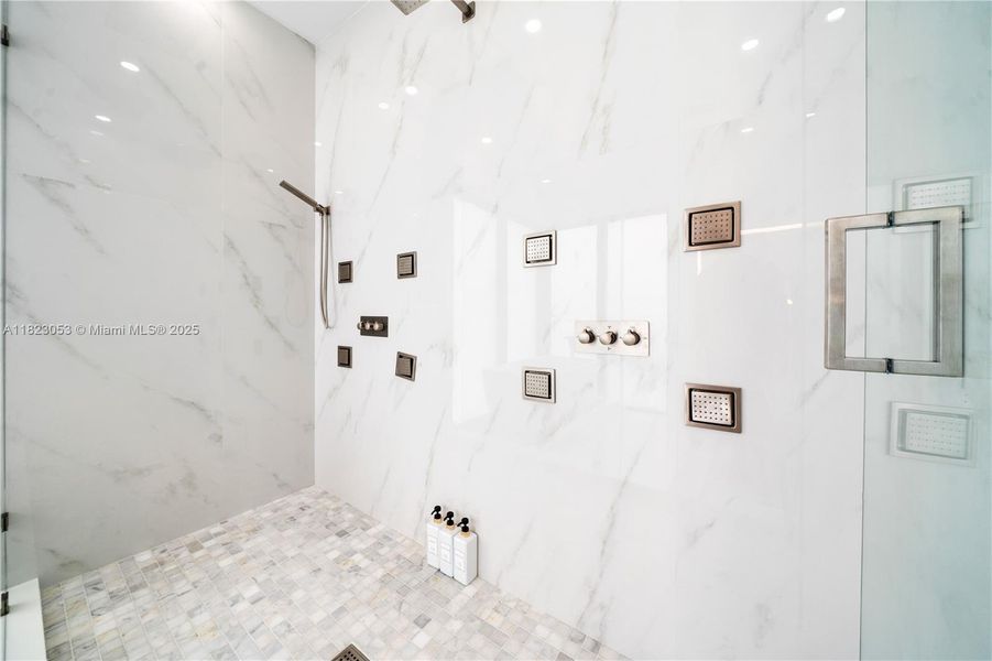 Image 47 of a home in .